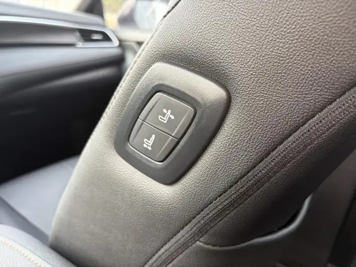 Toyota Camry 2023 Model Hybrid 2.5HG Deluxe Edition – фото 9