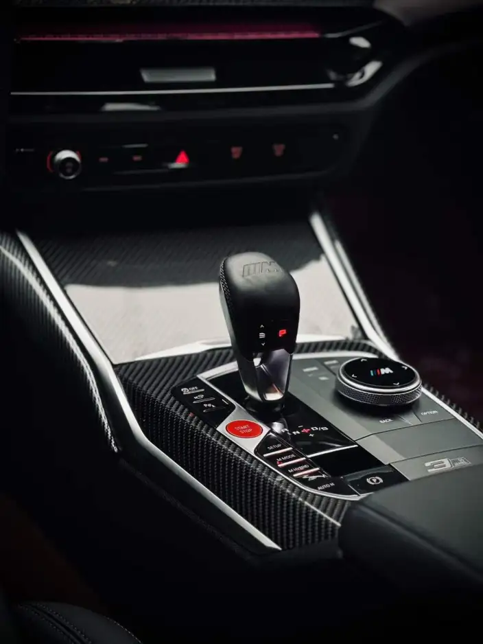 BMW 3 Series 2025 Model 330i 50th Anniversary Limited edition – фото 7