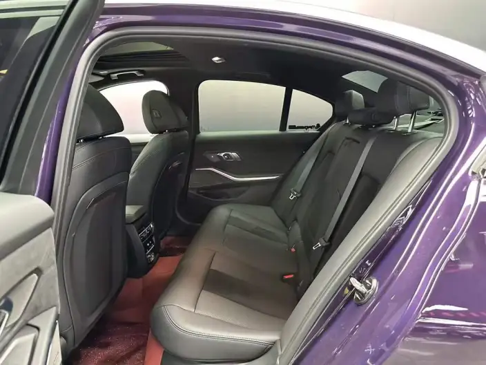 BMW 3 Series 2025 Model 330i 50th Anniversary Limited edition – фото 9
