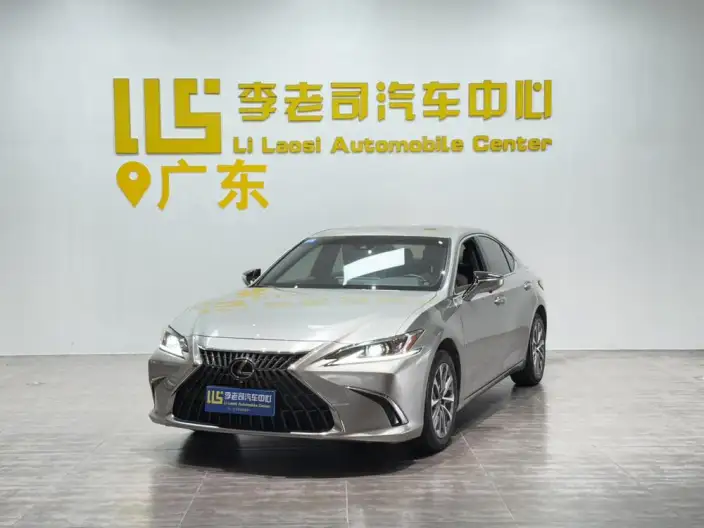Lexus ES 2022 Model 300h Superior Edition – фото 1
