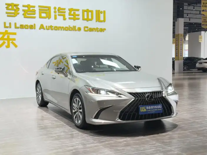 Lexus ES 2022 Model 300h Superior Edition – фото 3
