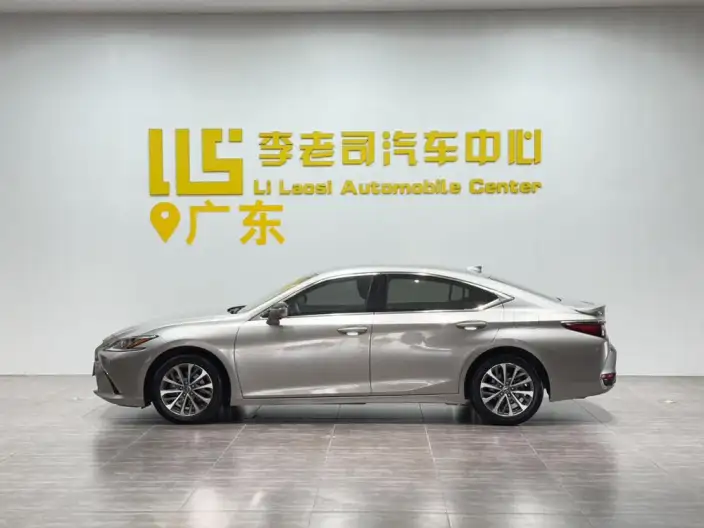 Lexus ES 2022 Model 300h Superior Edition – фото 4