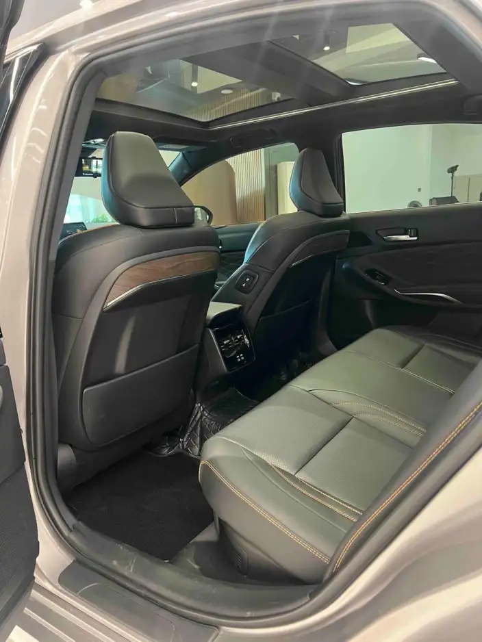 Toyota Avalon 2024 Model Intelligent Hybrid 2.0L E-CVT Deluxe Edition – фото 6