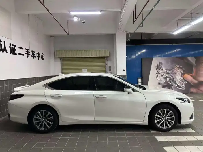 Lexus ES 2025 Model 300h Premium – фото 5
