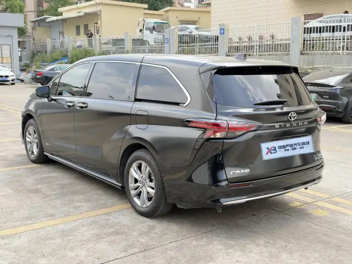 Toyota Sienna 2024 Model Hybrid 2.5L 4WD Deluxe Edition – фото 4