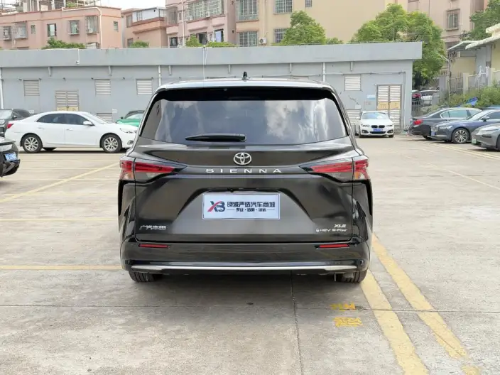 Toyota Sienna 2024 Model Hybrid 2.5L 4WD Deluxe Edition – фото 5