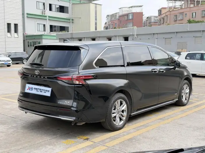 Toyota Sienna 2024 Model Hybrid 2.5L 4WD Deluxe Edition – фото 6
