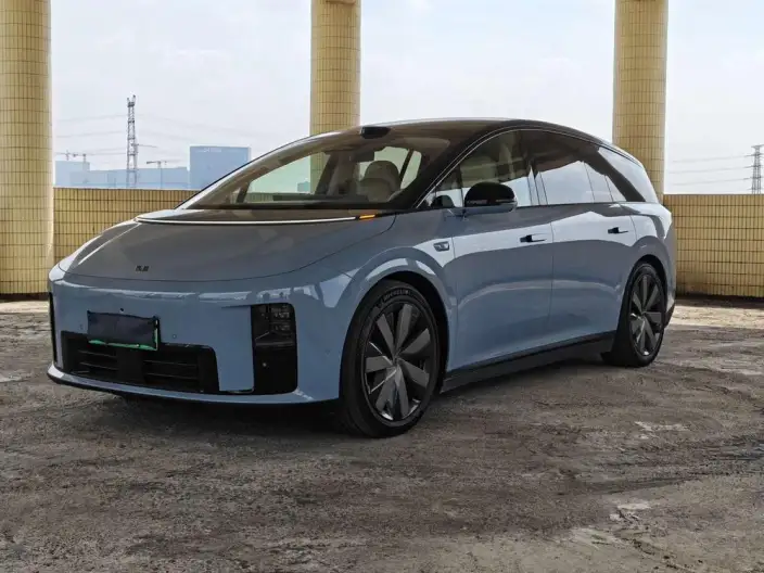 Li Auto i8 2025 Model Standard Edition – фото 1