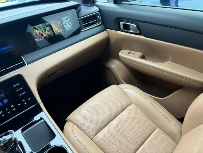 Li Auto ONE 2021 Model Extended Range 6 seat Edition – фото 7