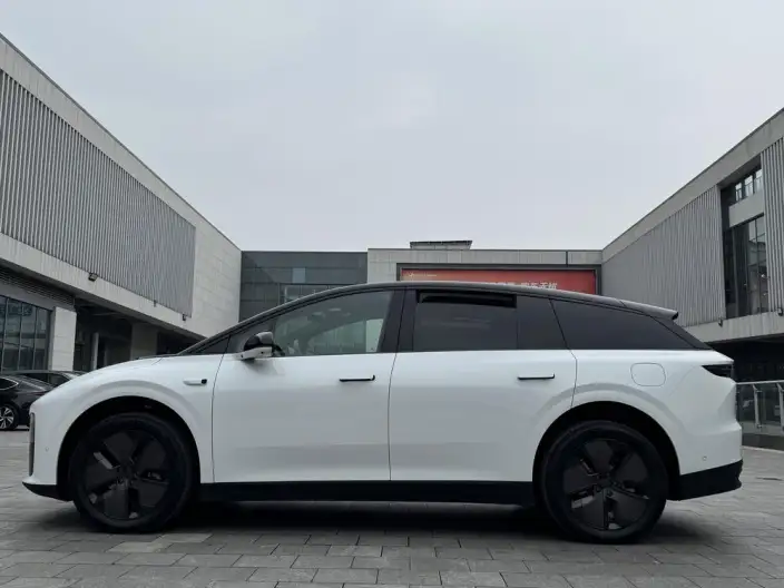Li Auto i6 2025 Model 2WD Standard Edition – фото 4