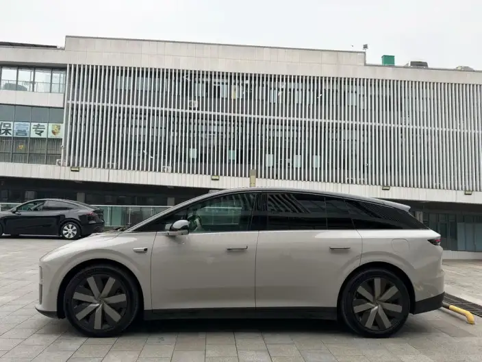 Li Auto i6 2025 Model 4WD Standard Edition – фото 3