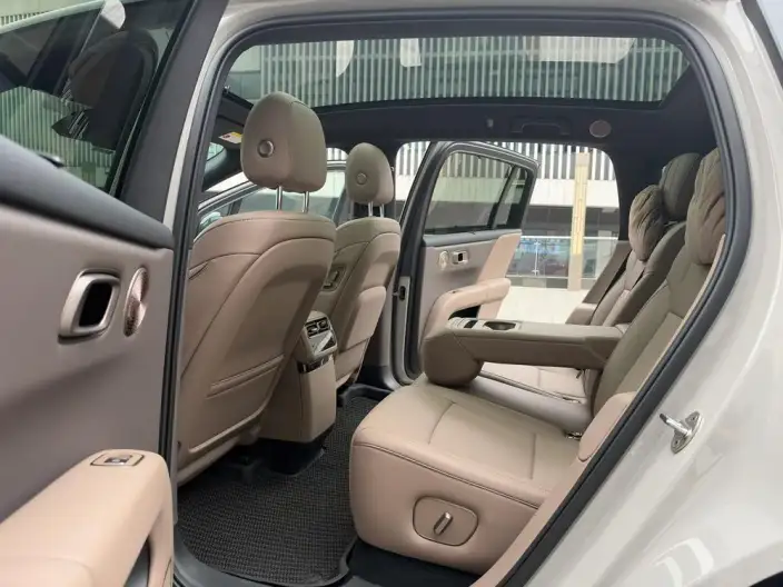 Li Auto i6 2025 Model 4WD Standard Edition – фото 9
