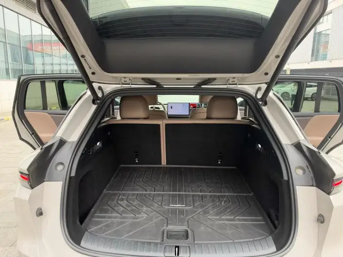 Li Auto i6 2025 Model 4WD Standard Edition – фото 10
