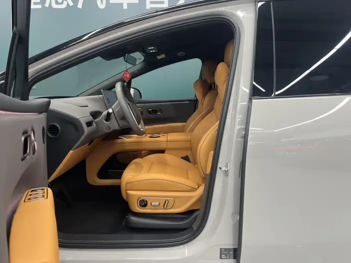 Li Auto i8 2025 Model Ultra – фото 9
