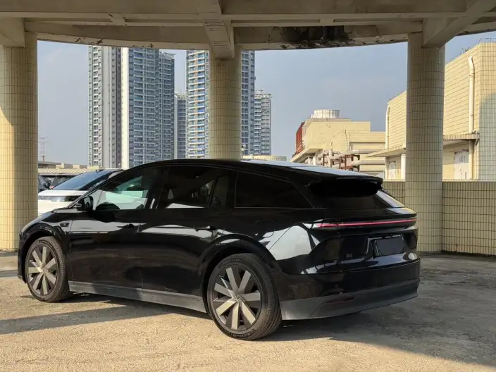 Li Auto i6 2025 Model 4WD Standard Edition – фото 5