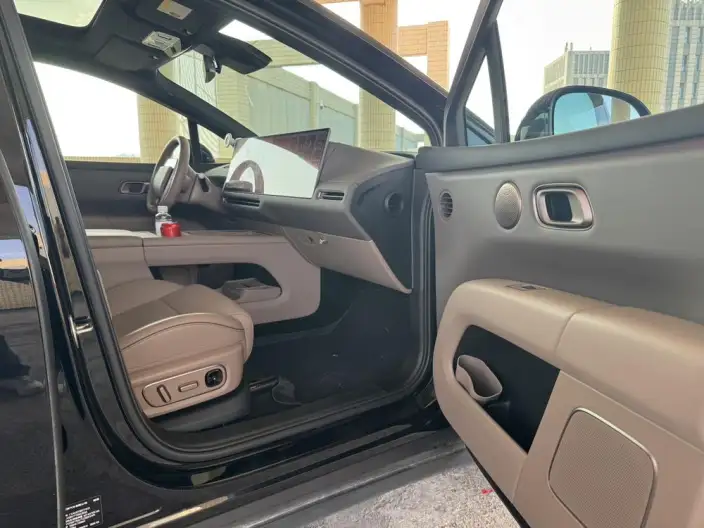 Li Auto i6 2025 Model 4WD Standard Edition – фото 10