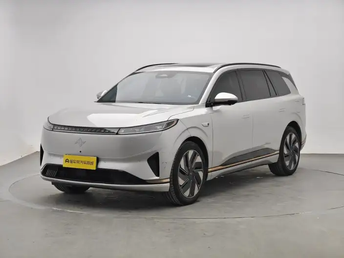 eπ 008 2024 Model 210Max Extended Range Edition 6 seat