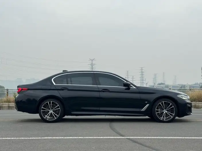BMW 5 Series 2022 Model Facelift 530Li Leading Model M Sports Set – фото 6