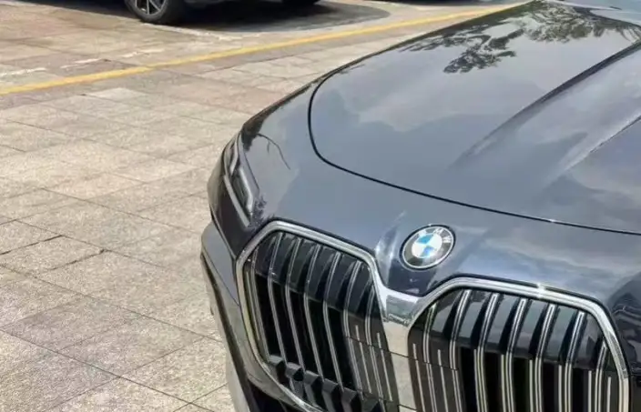 BMW 7 Series 2023 Model 735Li M Sports Set – фото 4
