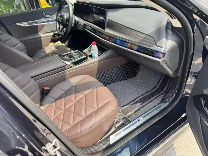 BMW 7 Series 2023 Model 735Li M Sports Set – фото 6