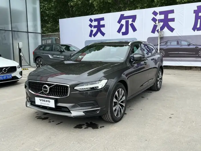 Volvo V90 2025 Model Cross Country B5 AWD Zhiyuan Edition – фото 1