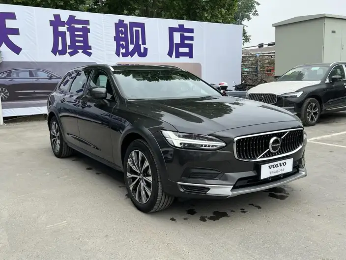 Volvo V90 2025 Model Cross Country B5 AWD Zhiyuan Edition – фото 3