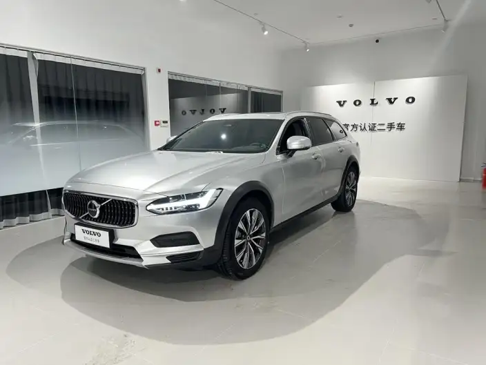 Volvo V90 2025 Model Cross Country B5 AWD Zhiyuan Edition – фото 1