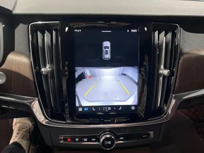 Volvo V90 2025 Model Cross Country B5 AWD Zhiyuan Edition – фото 10