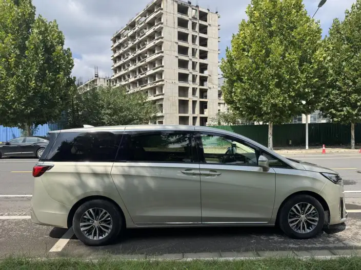 Buick GL8 2023 Model ES Luzun 2.0T Exclusive Model – фото 8
