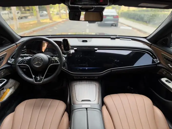 Mercedes-Benz E-Class 2024 Model E 300 L Luxury Model sedan – фото 7