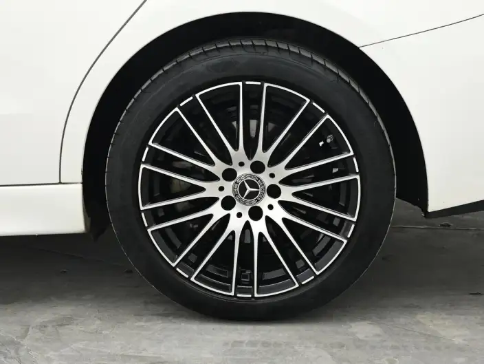 Mercedes-Benz C-Class 2025 Model C 260 L Sports Edition – фото 9