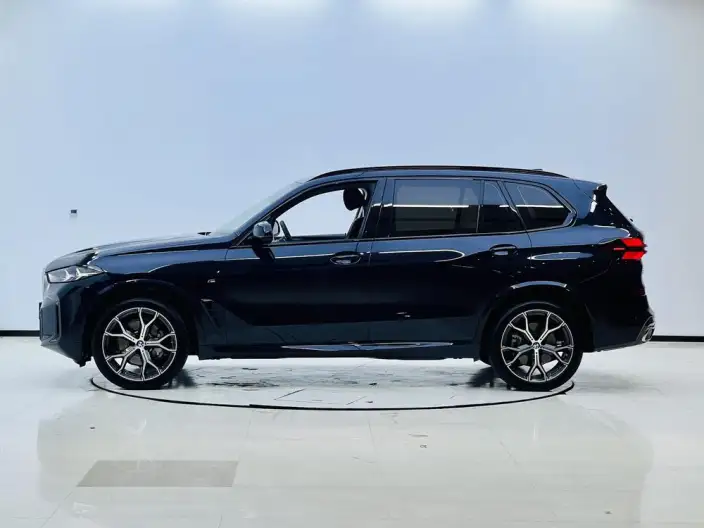 BMW X5 2023 Model xDrive30Li Exclusive Model M Sports Night Set – фото 3