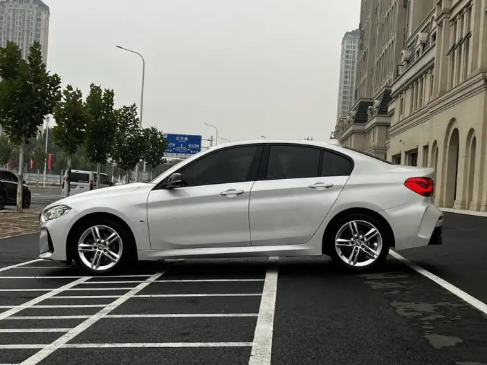 BMW 1 Series 2021 Model Facelift 120i M Sports Night Edition – фото 4