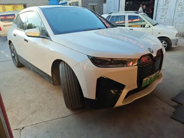 BMW iX 2022 Model xDrive40 – фото 3
