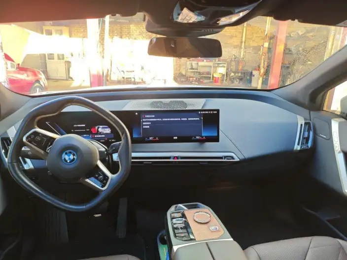 BMW iX 2022 Model xDrive40 – фото 8