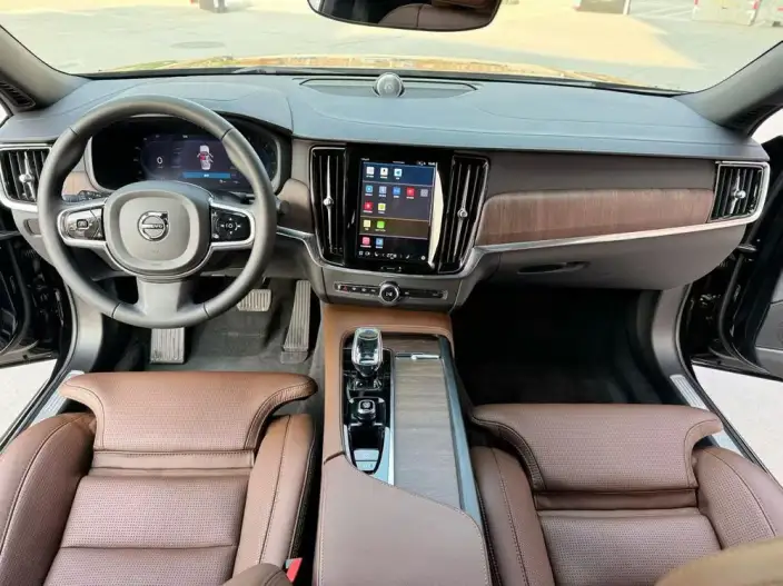 Volvo S90 2023 Model B5 Smart Elegance Deluxe Edition – фото 5