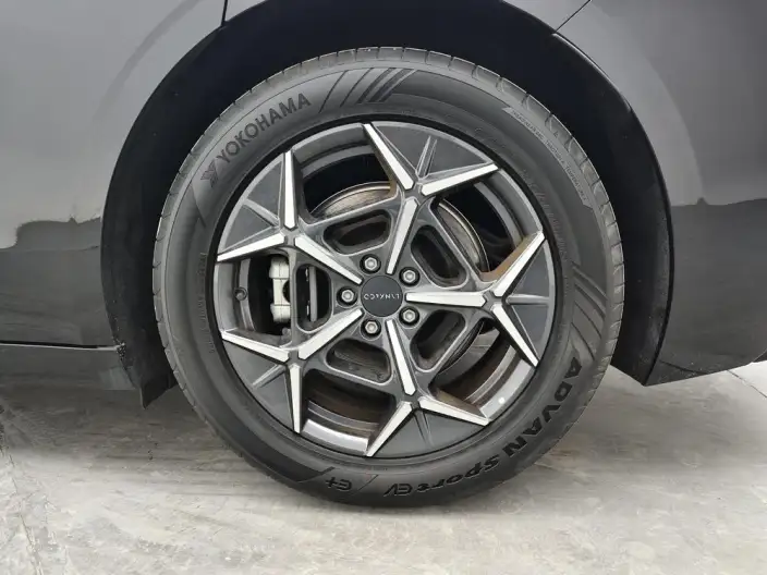 Lynk & Co 10 EM-P 2025 Model 120 4WD Ultra H5 – фото 9
