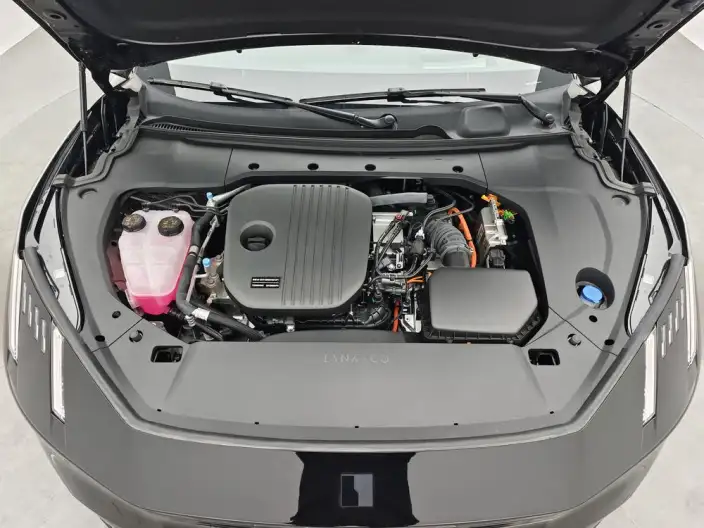Lynk & Co 10 EM-P 2025 Model 120 4WD Ultra H5 – фото 10