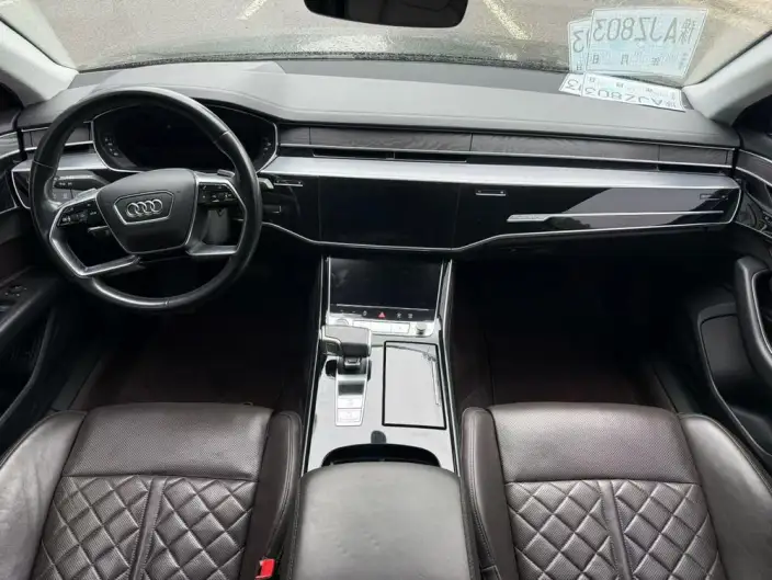 Audi A8 2022 Model A8L 50 TFSI quattro Comfort Model Collector Edition Edition – фото 7