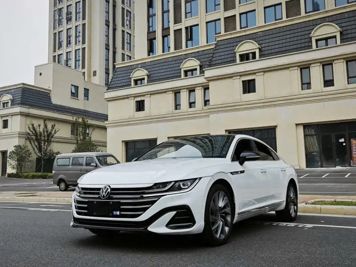 Volkswagen CC 2023 Model 380TSI Eye-catching version – фото 1
