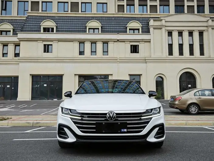 Volkswagen CC 2023 Model 380TSI Eye-catching version – фото 2
