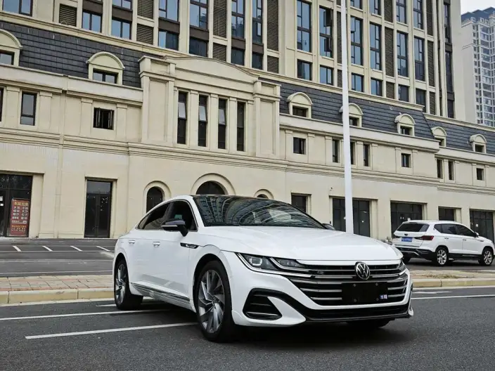 Volkswagen CC 2023 Model 380TSI Eye-catching version – фото 3