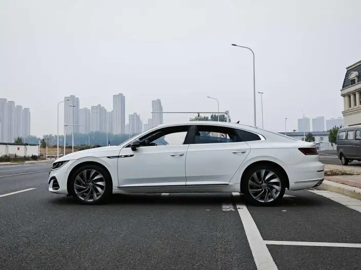 Volkswagen CC 2023 Model 380TSI Eye-catching version – фото 4