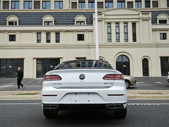Volkswagen CC 2023 Model 380TSI Eye-catching version – фото 6