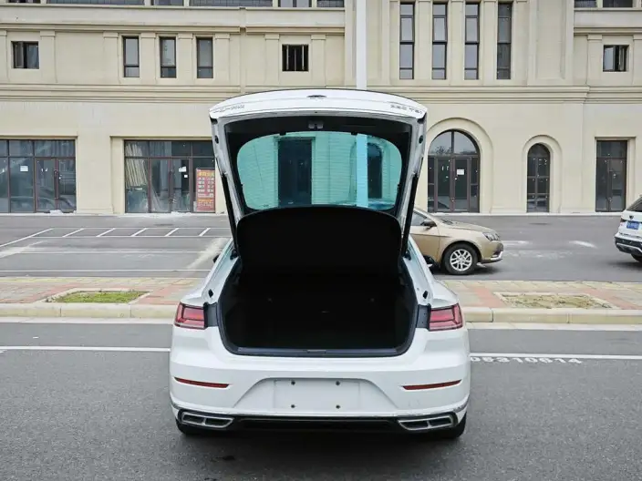 Volkswagen CC 2023 Model 380TSI Eye-catching version – фото 8