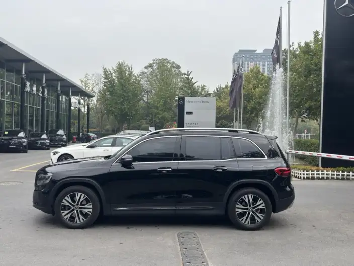 Mercedes-Benz GLB 2024 Model Facelift GLB 220 Dynamic Model – фото 4