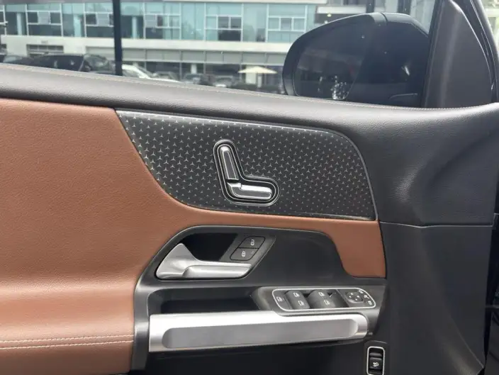 Mercedes-Benz GLB 2024 Model Facelift GLB 220 Dynamic Model – фото 7