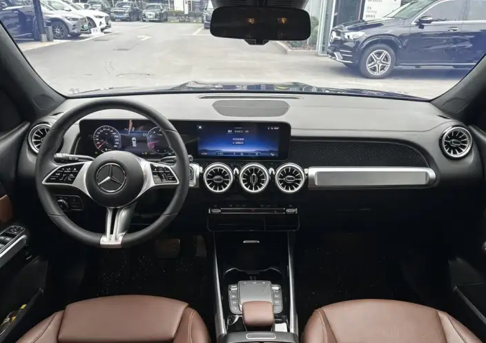 Mercedes-Benz GLB 2024 Model Facelift GLB 220 Dynamic Model – фото 8
