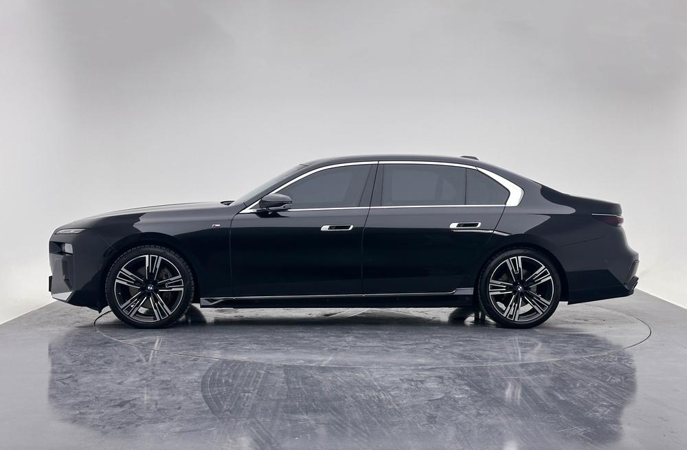 BMW 7 Series 2023 Modified 740Li Premium M Sport Package