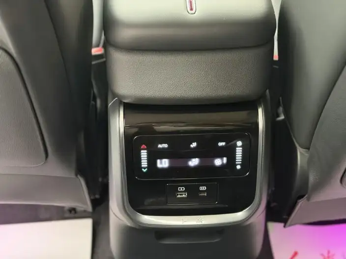 Hongqi HS7 PHEV 2024 Model 2.0T 4WD Flag Enjoy Edition 6 seat – фото 10